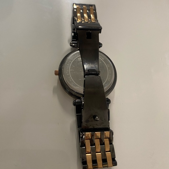 Michael Kors Watch - Picture 6 of 8